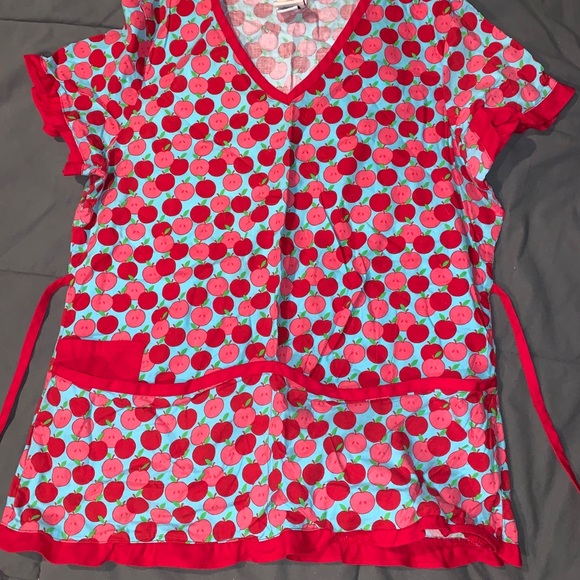 2 Barco Scrub Tops - Picture 4 of 8